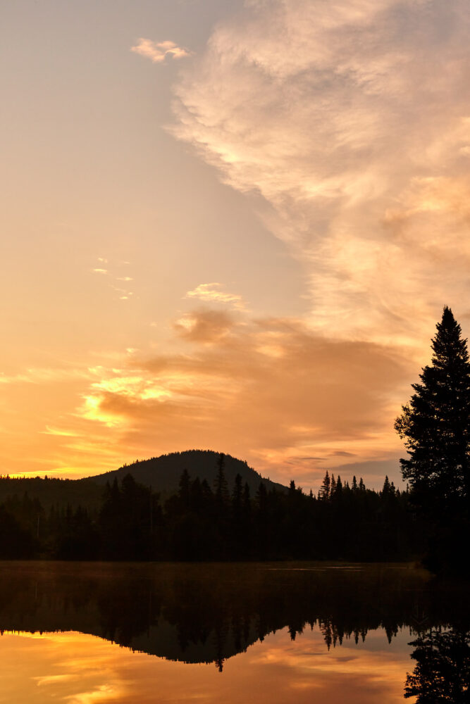 Canon 5D Mark iii with ef 50mm LightSunrise landscape nature photography along the lake at Chalet lac Beauport Quebec