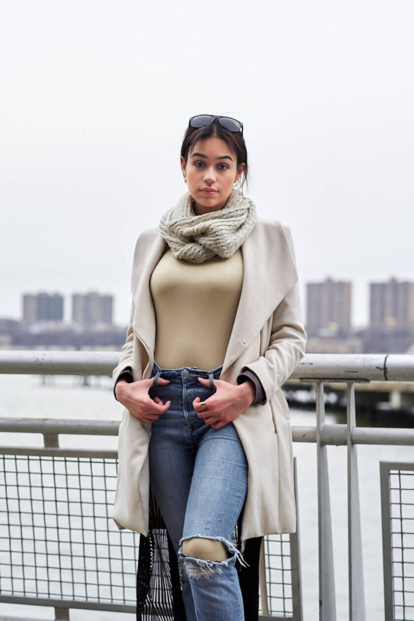 Fuji X Pro2 with xf 56mm f1.2 - Portrait Lifestyle Photography with fashion model Desiree at New York Riverside Park