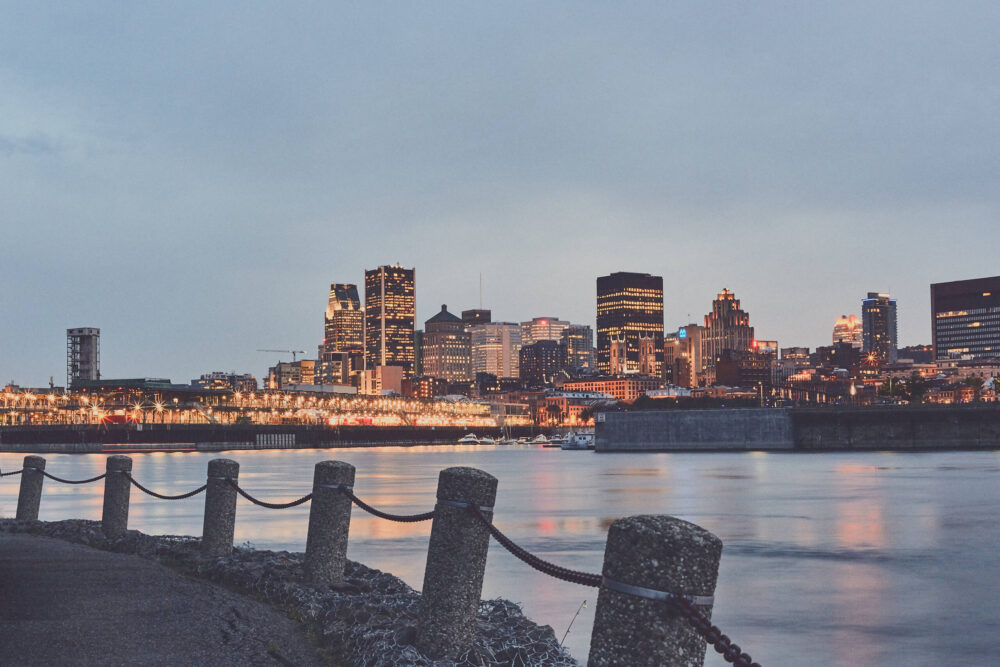 Canon 5D Mark iii with ef 50mm 1.8 - Downtown Montreal cityscape night photography