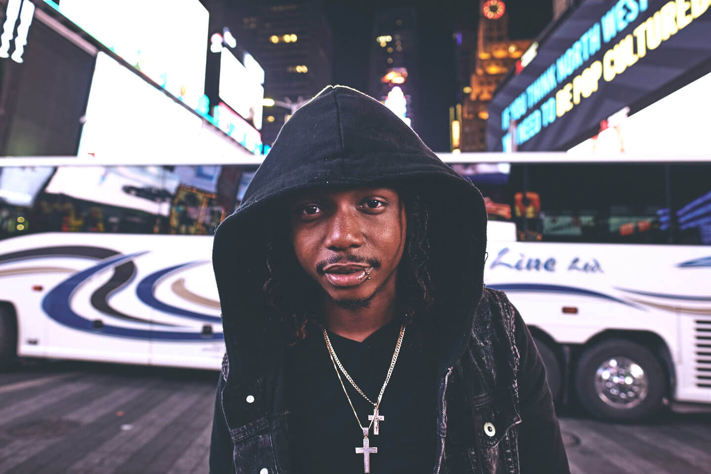 Fuji X Pro2 with xf 16mm f1.4 - New York portrait photography - Model: Idris in Time Square