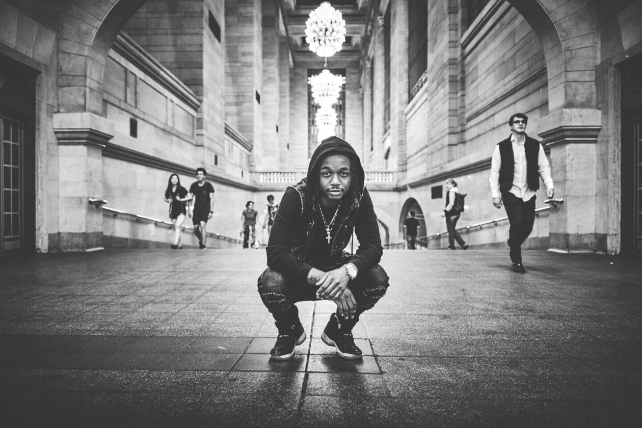 Fuji X Pro2 with xf 16mm f1.4 - Black and White New York portrait photography in Grand Central Station - Model: Idris
