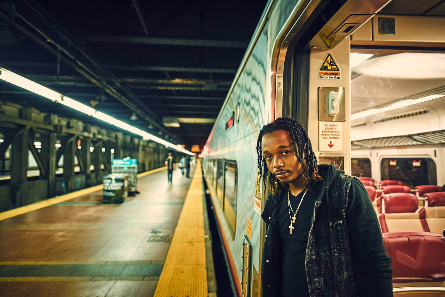 Fuji X Pro2 with xf 16mm f1.4 - New York portrait photography in Grand Central Station - Model: Idris