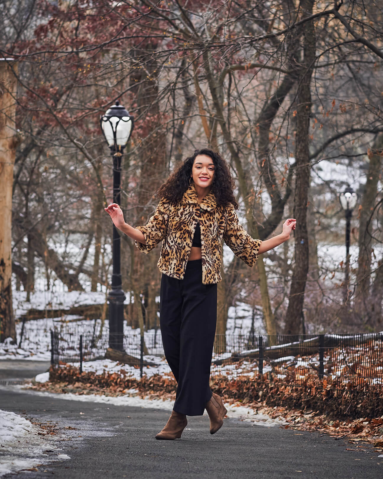 Fuji X Pro2 with xf 56mm f1.2 - Women's Fashion Photography in Central Park - Woman with leopard print jacket - Model: Jess