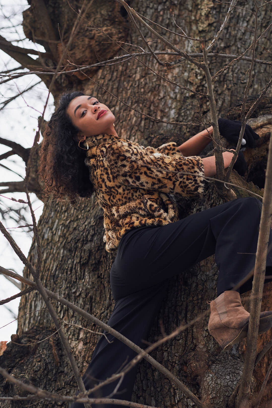 Fuji X Pro2 with xf 56mm f1.2 - Women's Fashion Photography in Central Park - Woman with leopard print jacket - Model: Jess