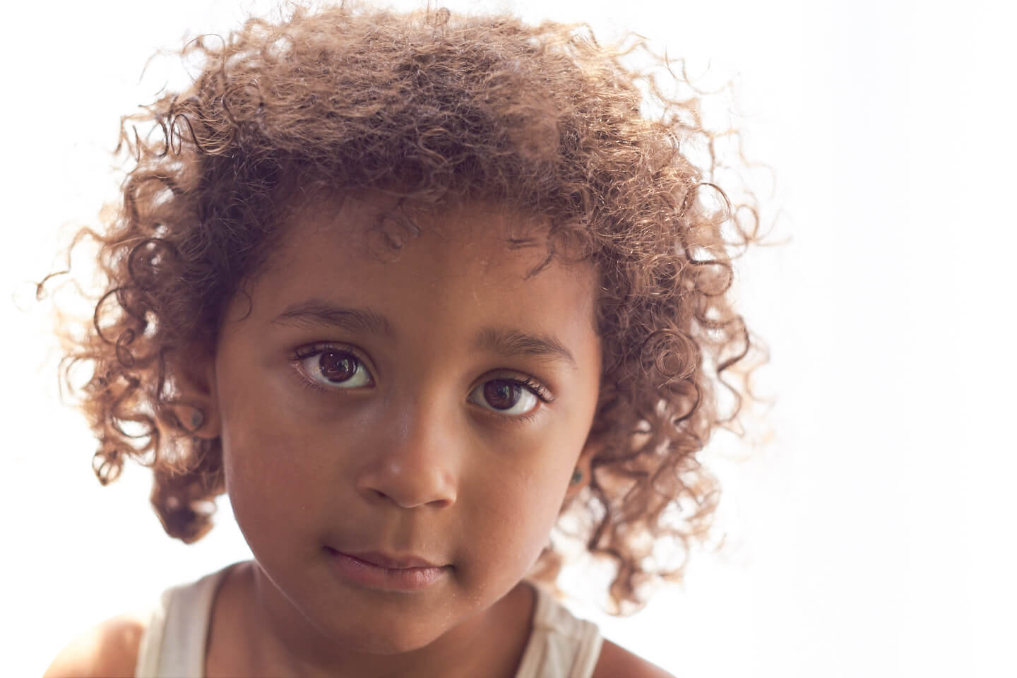 Fuji X Pro2 with xf 56mm f1.2 - Child at home portrait photography