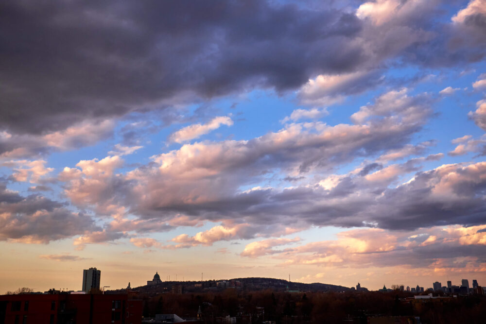 FujiFilm X100T - Landscape Photography of a colorful Montreal cloudy sunset