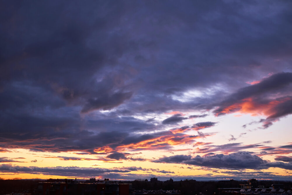 FujiFilm X100T - Landscape Photography of a colorful Montreal cloudy sunset