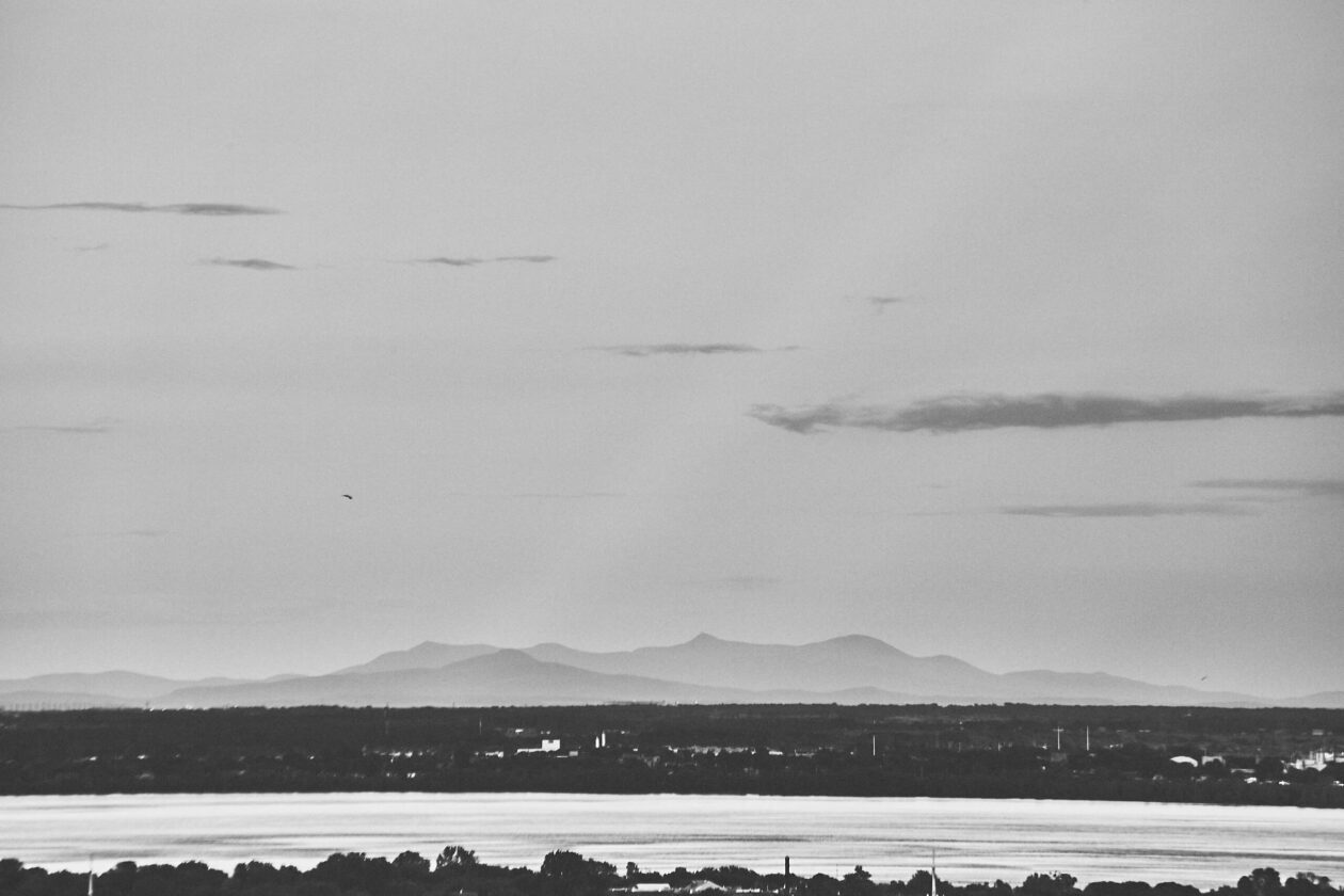 Travel Photography Ideas - Black and White Landscape Photography from a Balcony in Montreal - Canon 5D Mark iii with ef 50mm 1.8