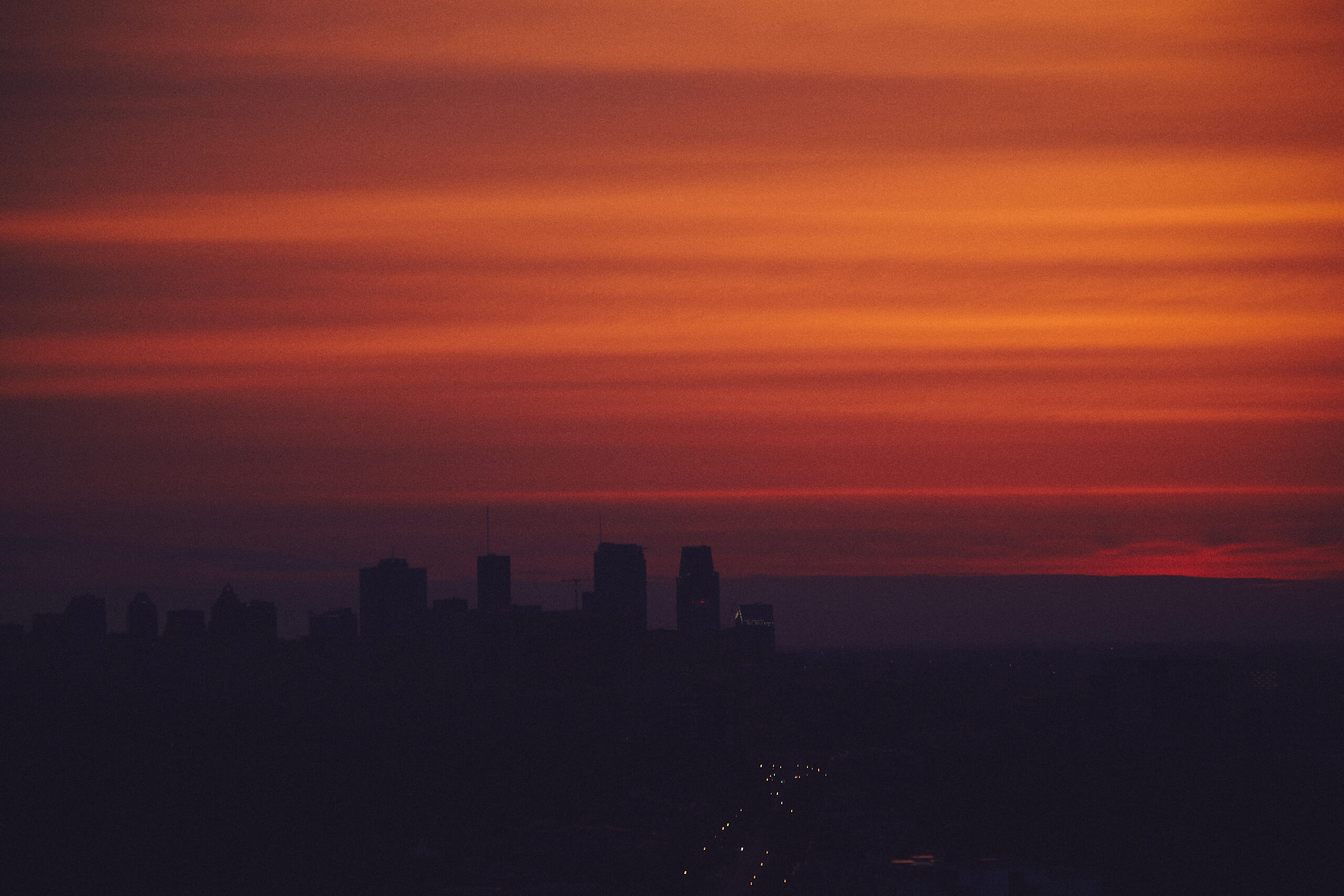 Landscape Photography Tips - Cityscape Photography - Sunset in Montreal on a rooftop - Canon 5D Mark iii with ef 70-300 4/5.6