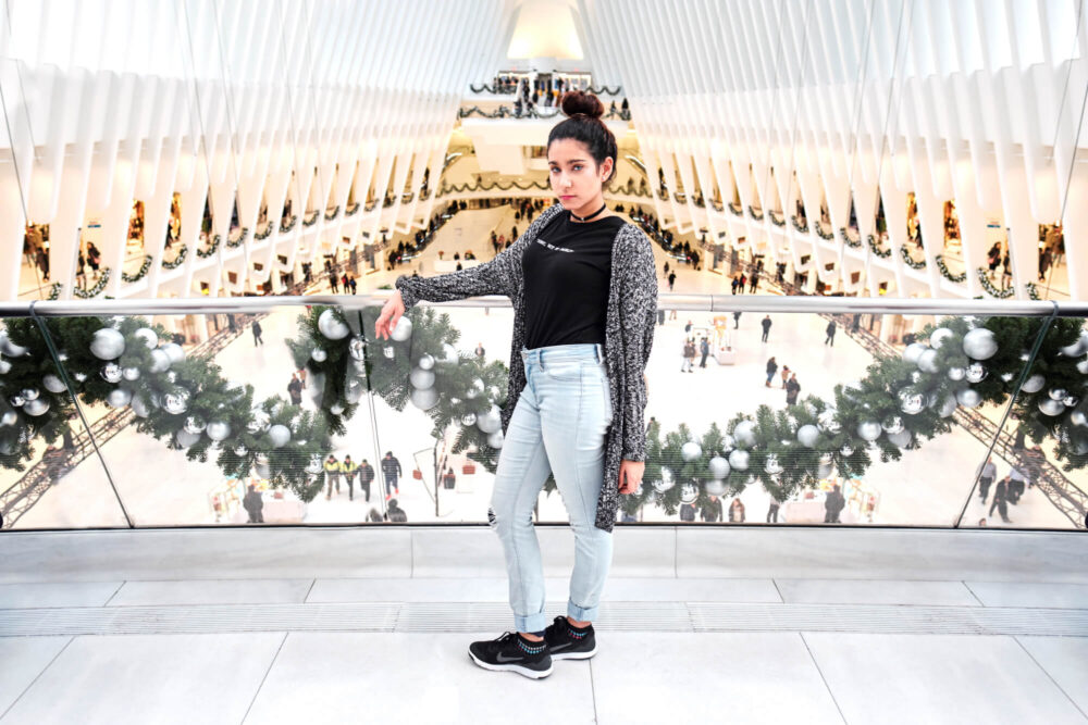 Fuji X Pro2 with xf 16mm f1.4 - Portrait Photography inside the Oculus - Model: Natalia