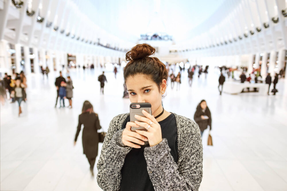 Fuji X Pro2 with xf 16mm f1.4 - Portrait Photography inside the Oculus - Model: Natalia