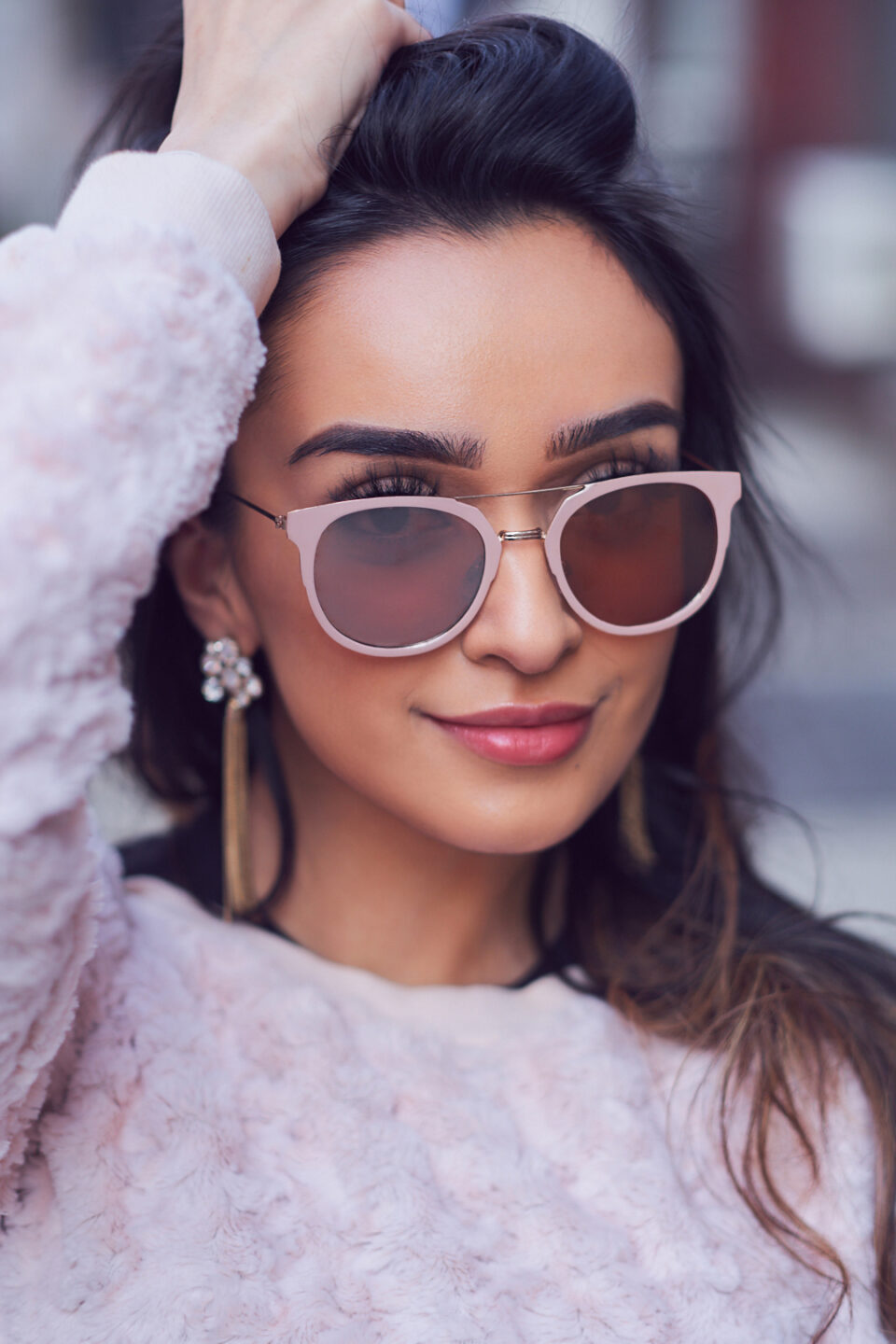 Portrait Photography Poses - Lifestyle Photography Woman - Fashion Photography Tips - Model Poses -Ramsha at Sweet Time Dessert Cafe in New York City - Fuji X Pro2 with xf 56mm f1.2