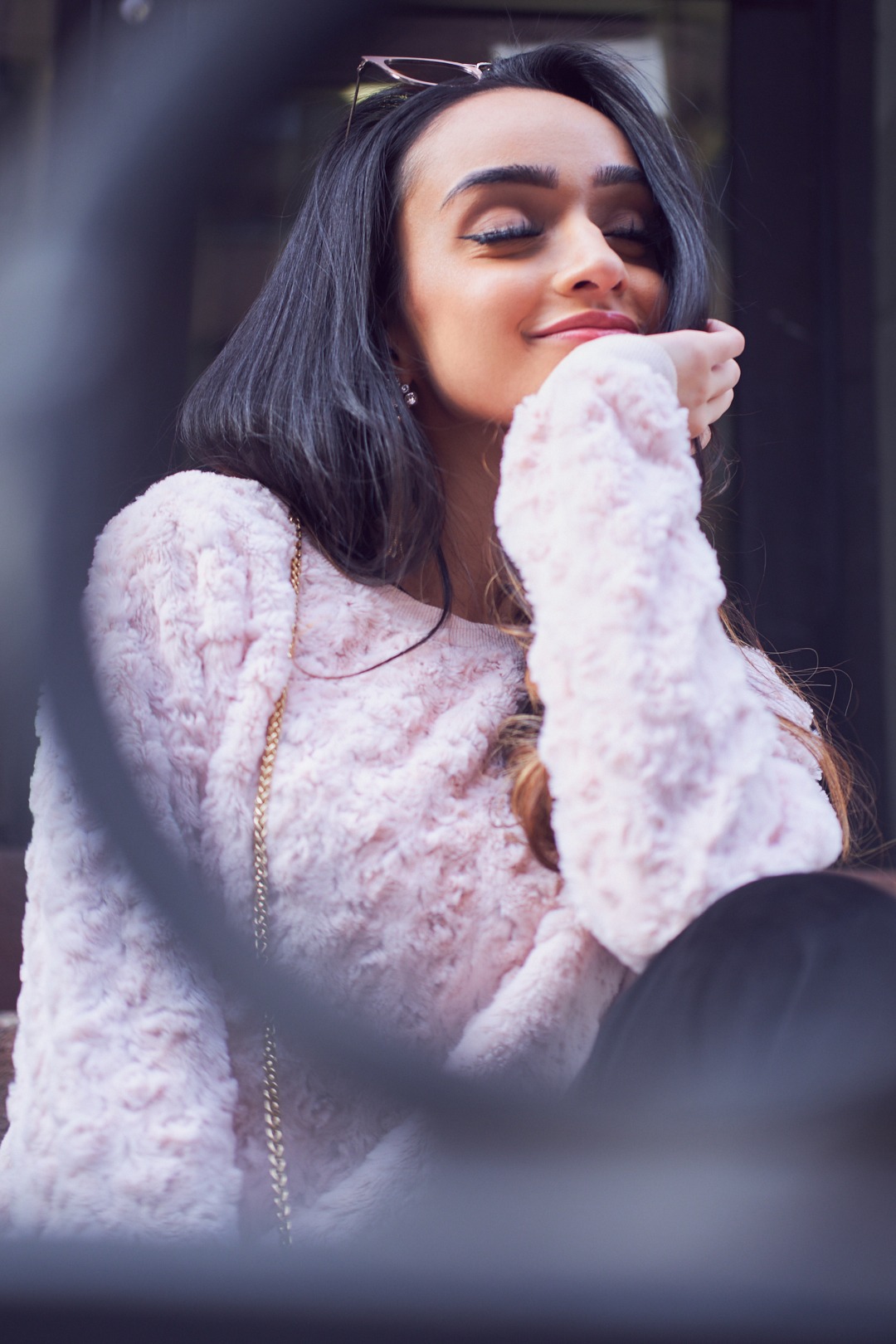 Portrait Photography Poses - Lifestyle Photography Woman - Fashion Photography Tips - Model Poses -Ramsha at Sweet Time Dessert Cafe in New York City - Fuji X Pro2 with xf 56mm f1.2