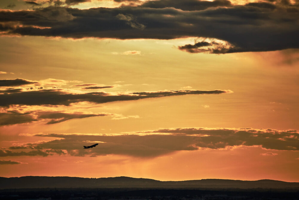 Canon 5D Mark iii with 70-300mm 4/5.6 - Golden hour sunset on Balcony in Montreal