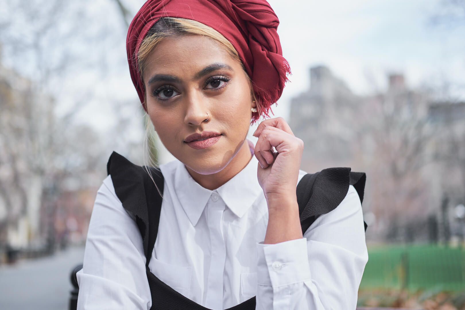 Portrait Photography Poses - Desi Fashion Photography Poses - Washington Square Park, New York - Model Poses - Syeda - Fuji X Pro2 with xf 56mm f1.2