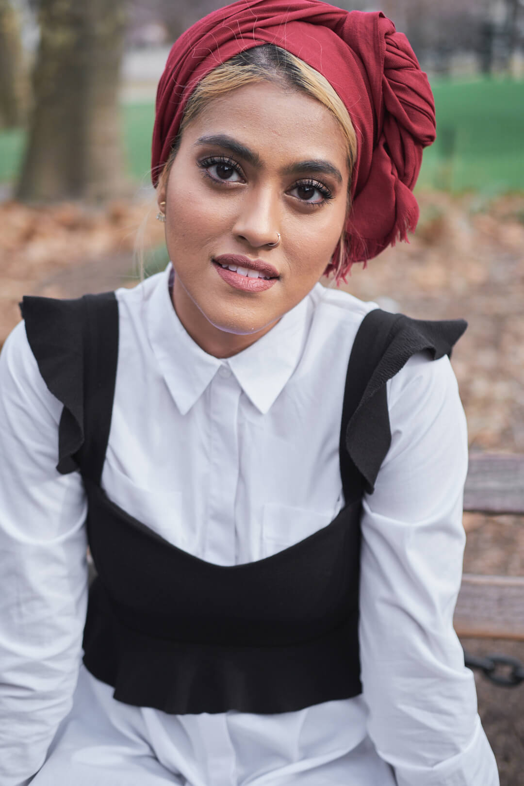 Portrait Photography Poses - Desi Fashion Photography Poses - Washington Square Park, New York - Model Poses - Syeda - Fuji X Pro2 with xf 56mm f1.2