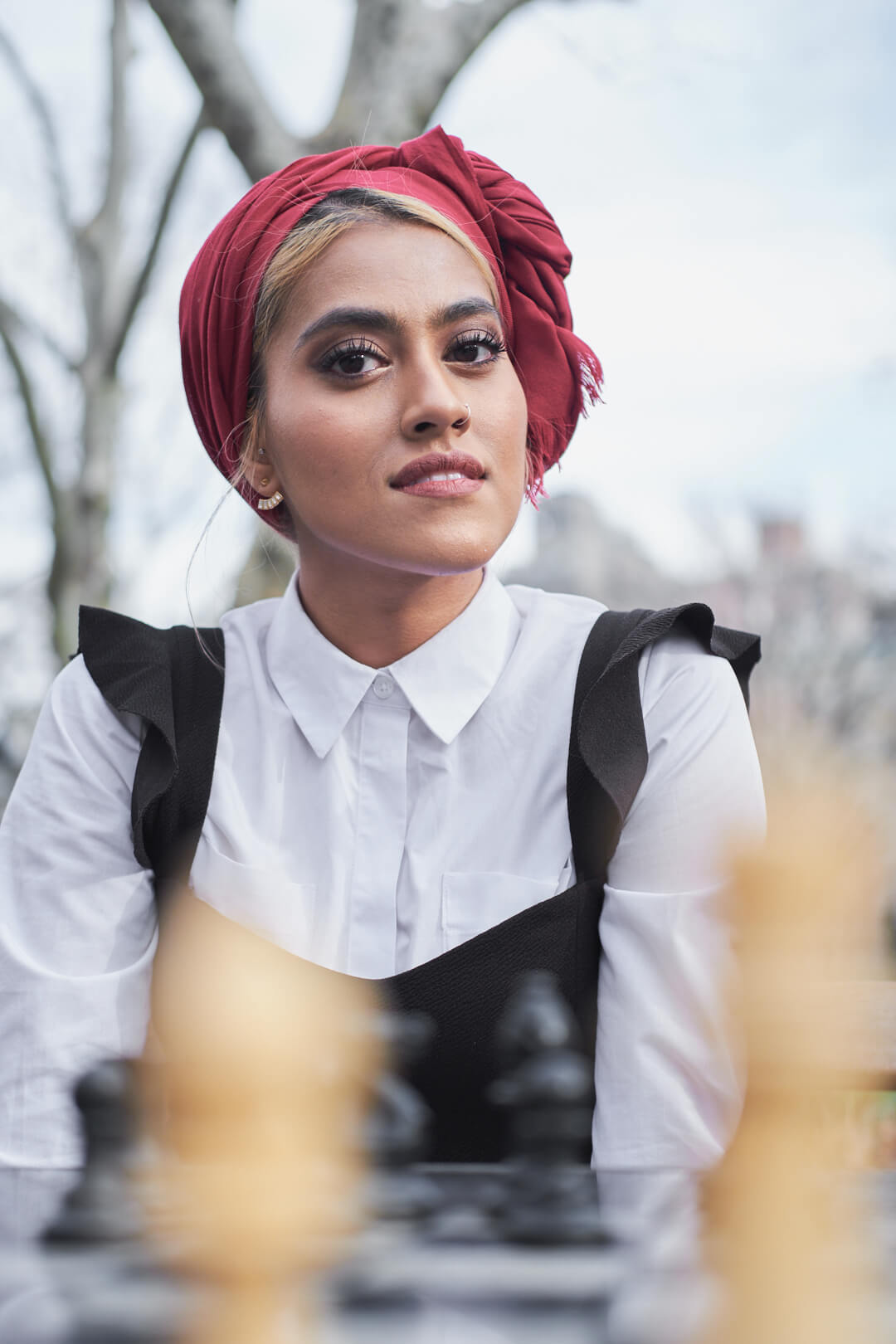 Portrait Photography Poses - Desi Fashion Photography Poses - Washington Square Park, New York - Model Poses - Syeda - Fuji X Pro2 with xf 56mm f1.2