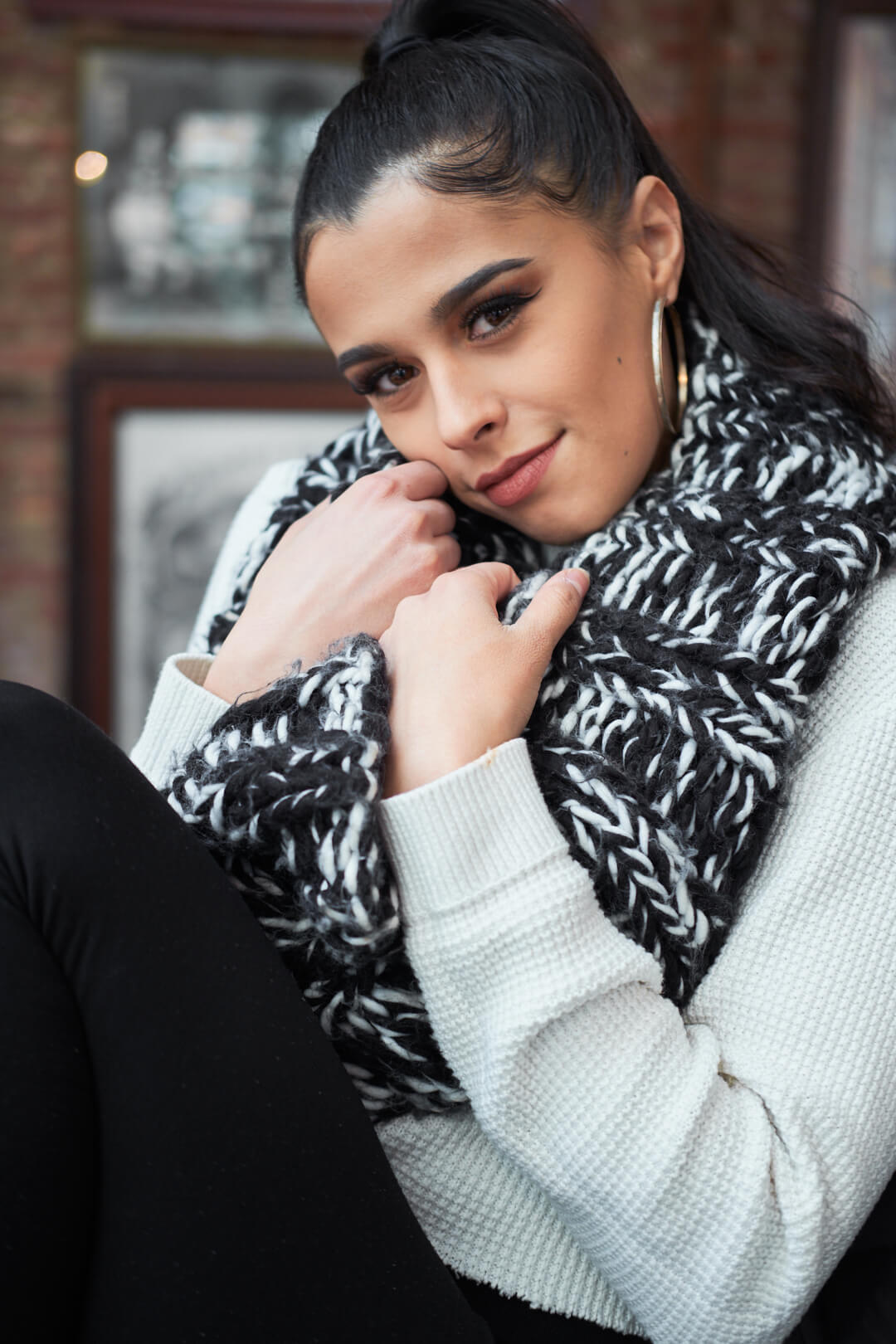 Emily - Flatiron District - Fashion Photography Poses - New York - Woman with a scarf and sunglasses - Portrait Photography Poses - Fuji X Pro2 with xf 56mm f1.2