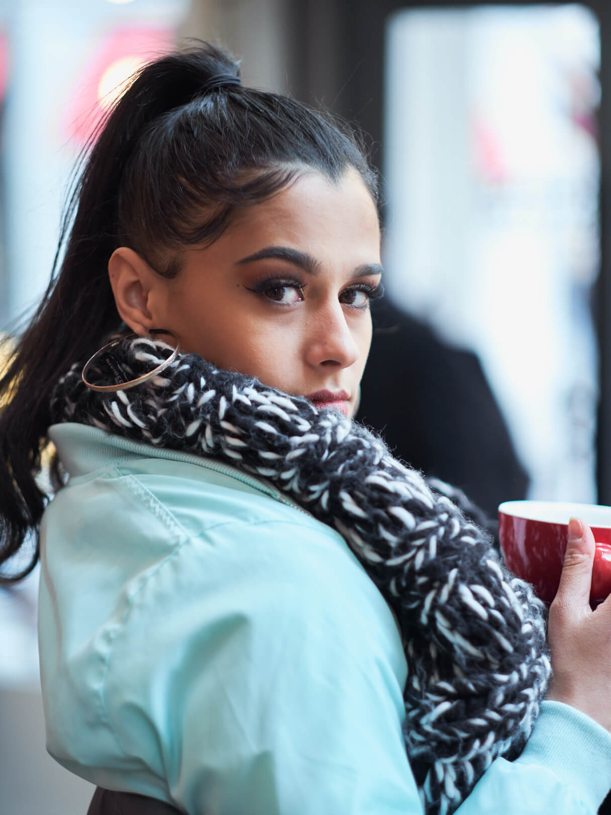 Emily - Flatiron District - Fashion Photography Poses - New York - Woman with a scarf and sunglasses - Portrait Photography Poses - Fuji X Pro2 with xf 56mm f1.2