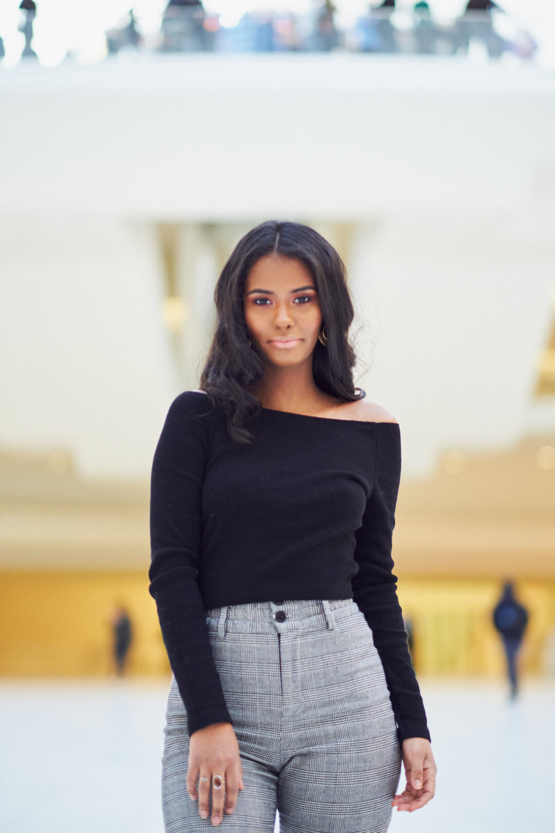 Linda - The Oculus, New York - Portrait Photography Poses - Headshot Photography Poses - Fashion Photography Poses - Fuji X Pro2 with xf 56mm f1.2