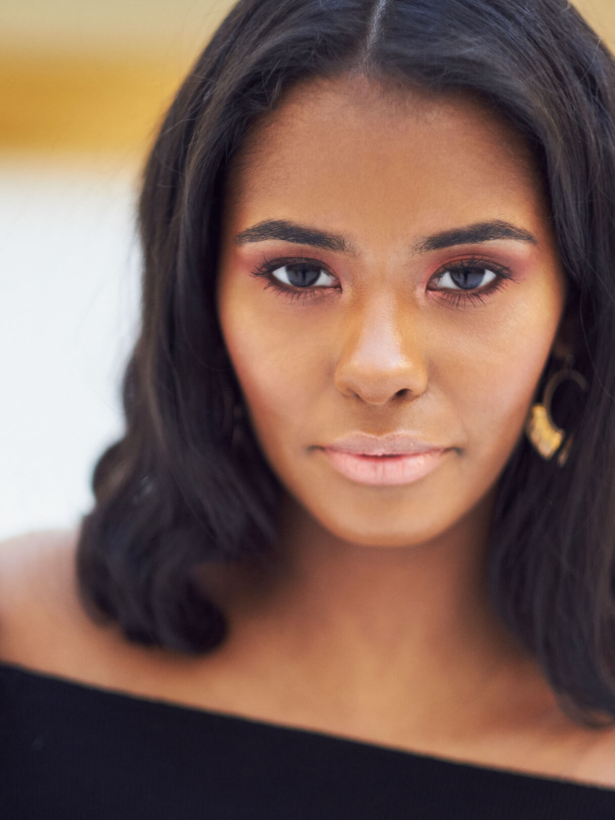 Linda - The Oculus, New York - Portrait Photography Poses - Headshot Photography Poses - Fashion Photography Poses - Fuji X Pro2 with xf 56mm f1.2