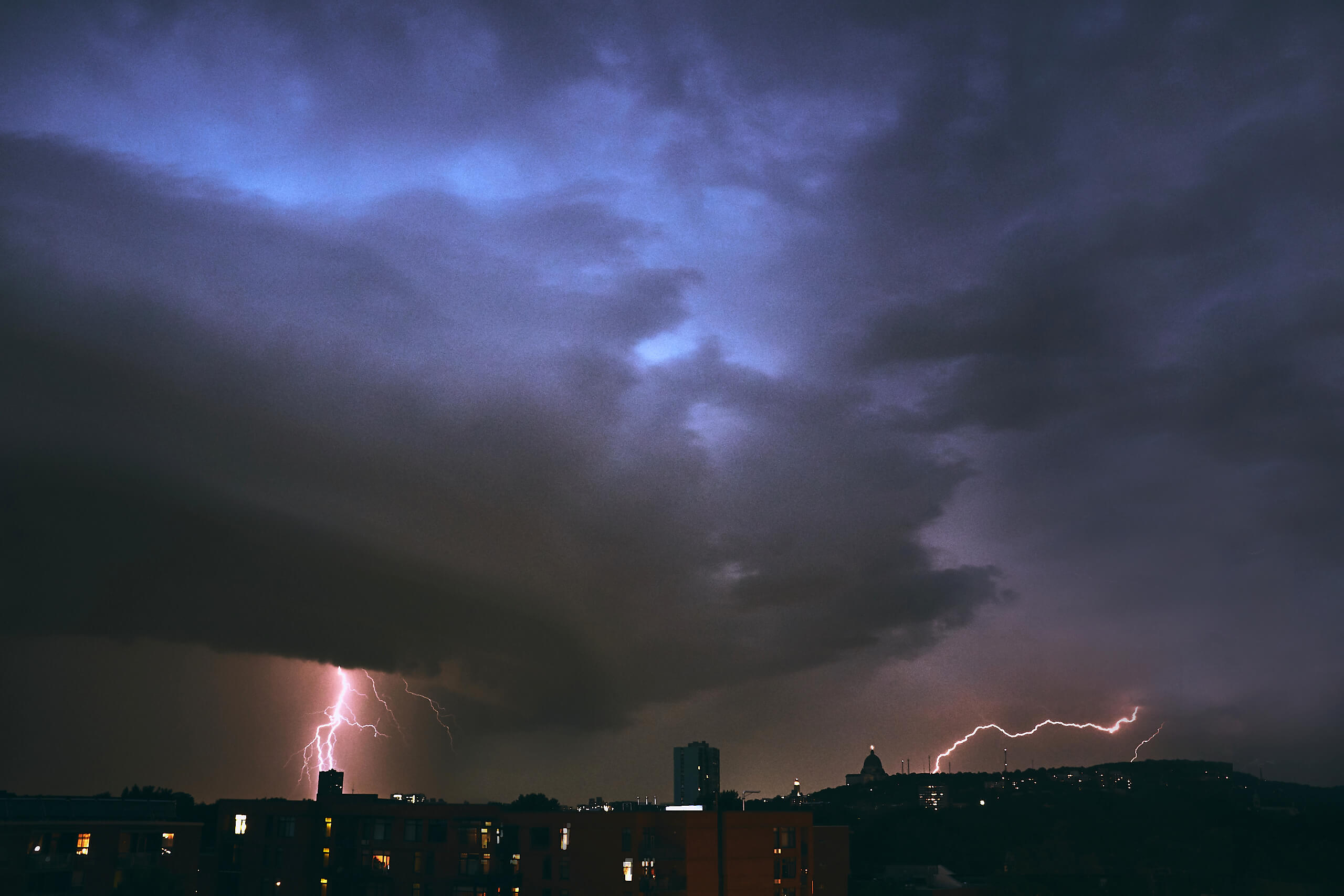 Montreal Lightning Storm - Clouds - Landscape Photography Tips - Travel Photography Ideas - Canon 5D Mark iii with ef 50mm 1.8