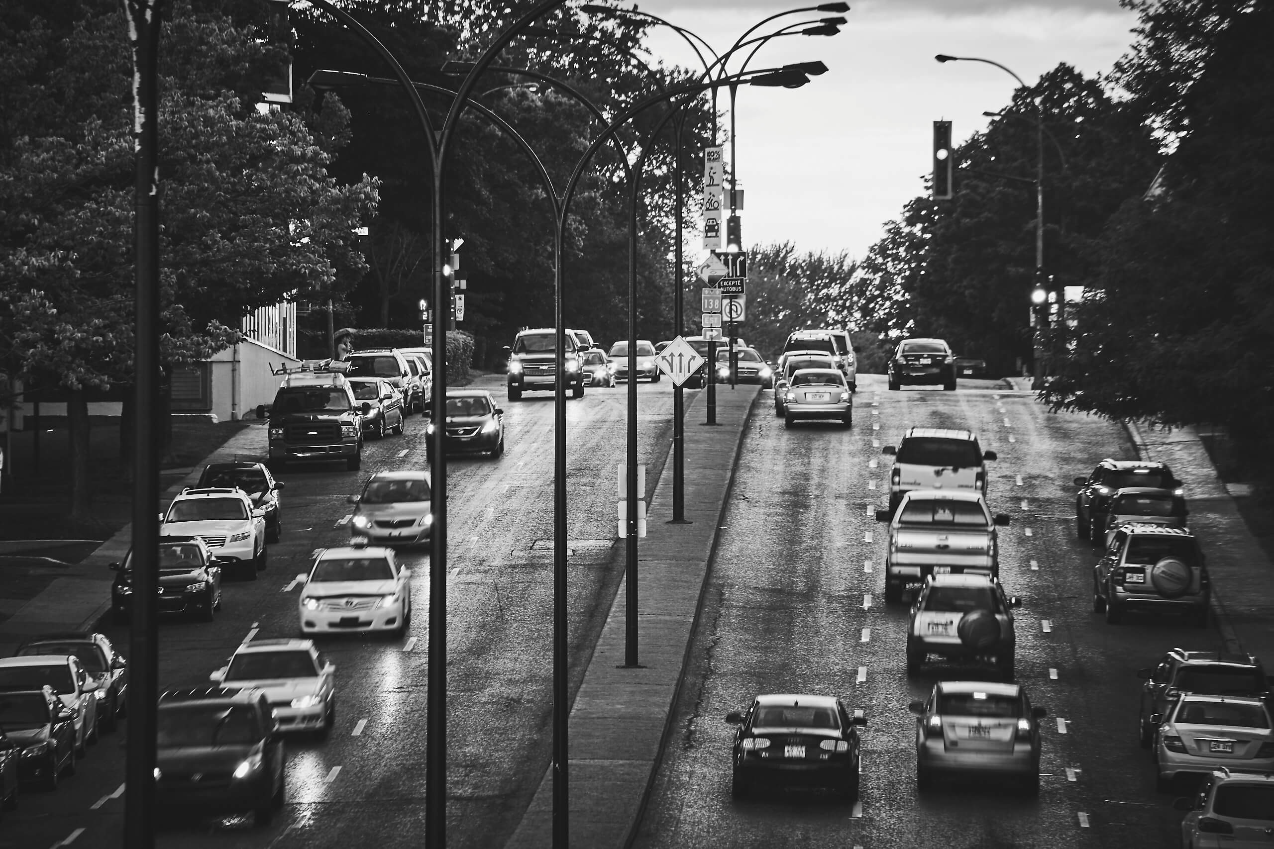 Montreal - Sherbrook and Cavendish - Street Traffic - Street Photography - Landscape Photography Tips - Travel Photography Ideas - Montreal, Quebec - Canon 5D Mark iii with ef 50mm 1.8