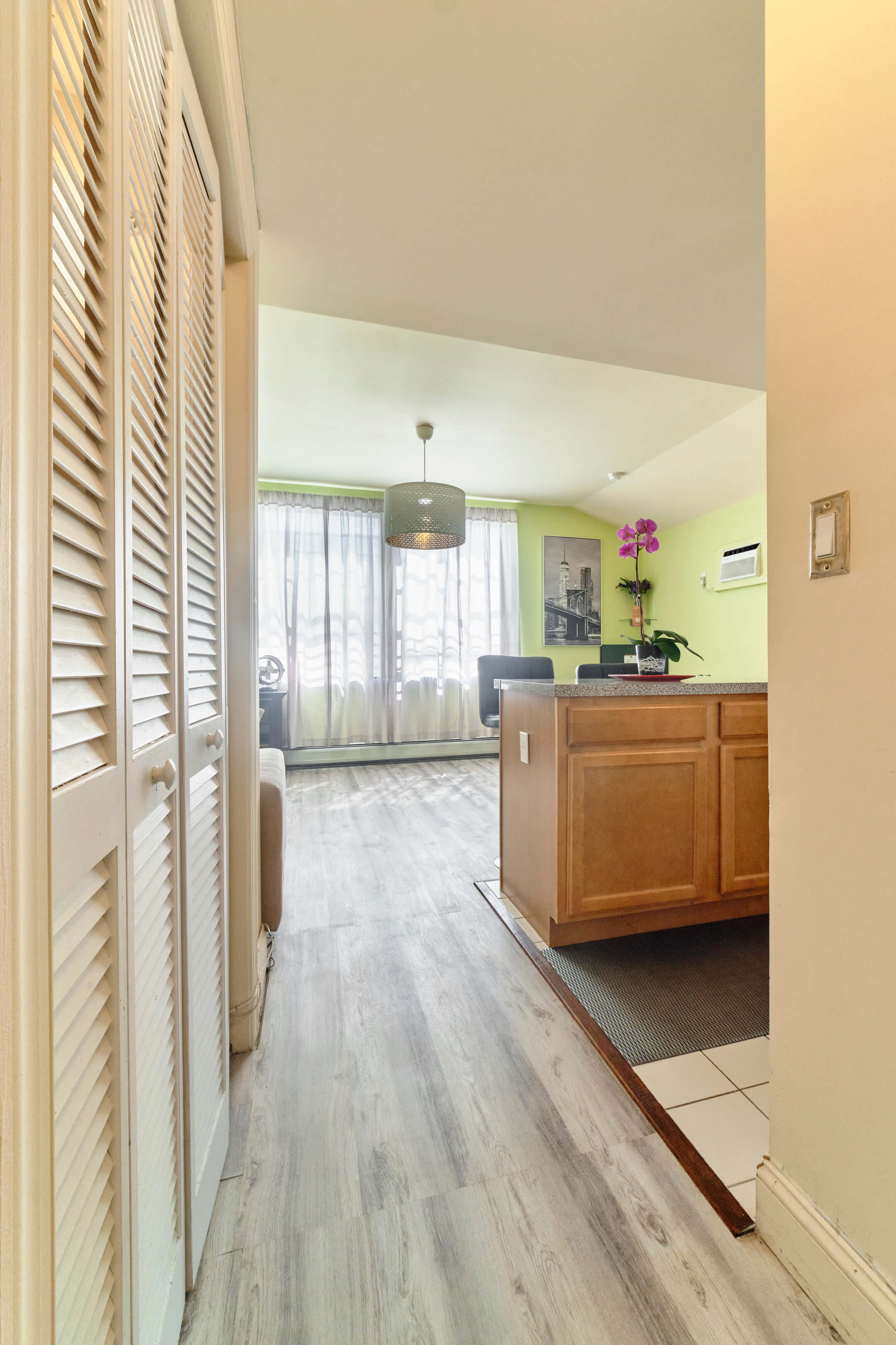 101 Dolphin Ct, Bronx, NY 10473 - Real Estate Photography, AirBnB Photography