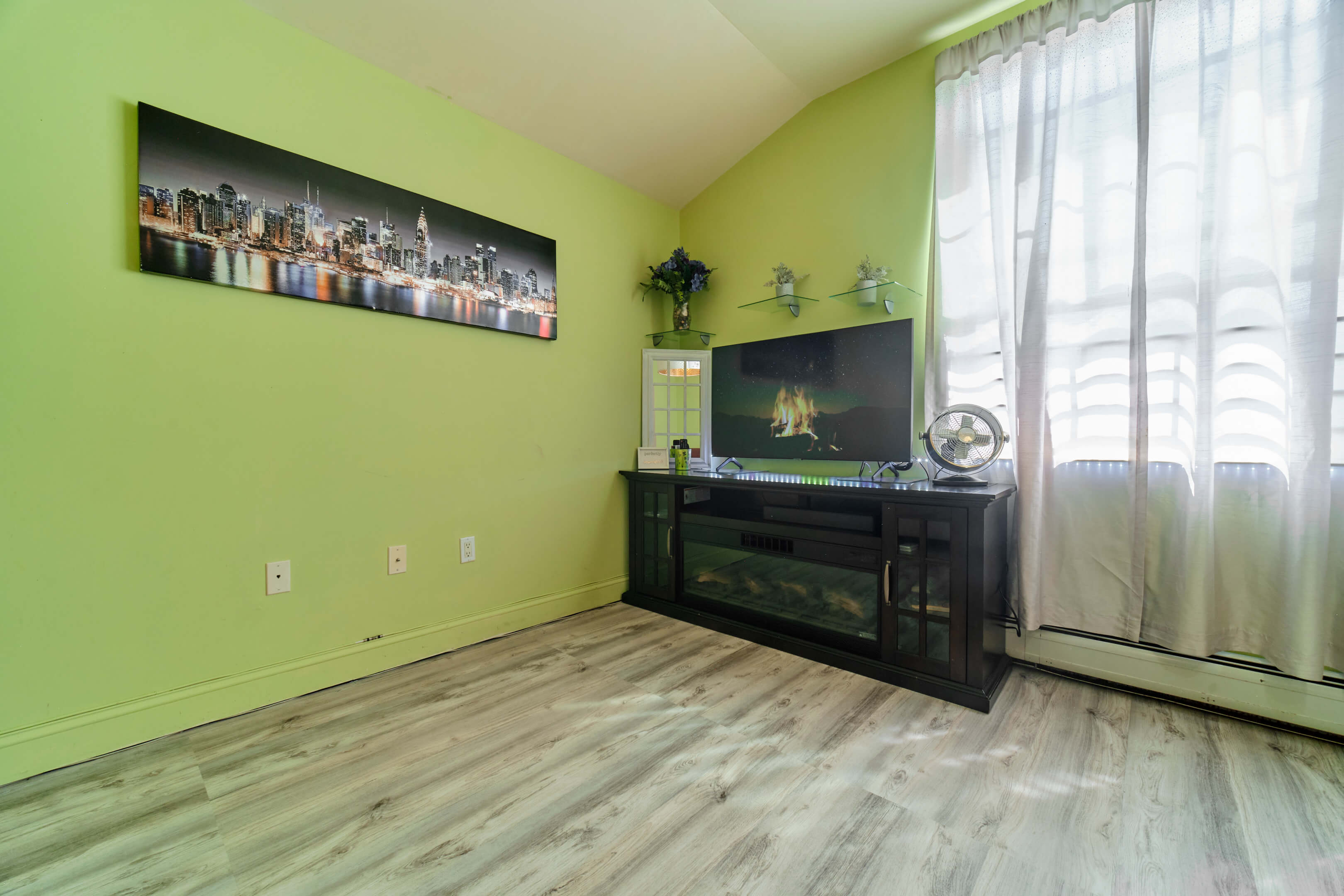 101 Dolphin Ct, Bronx, NY 10473 - Real Estate Photography, AirBnB Photography