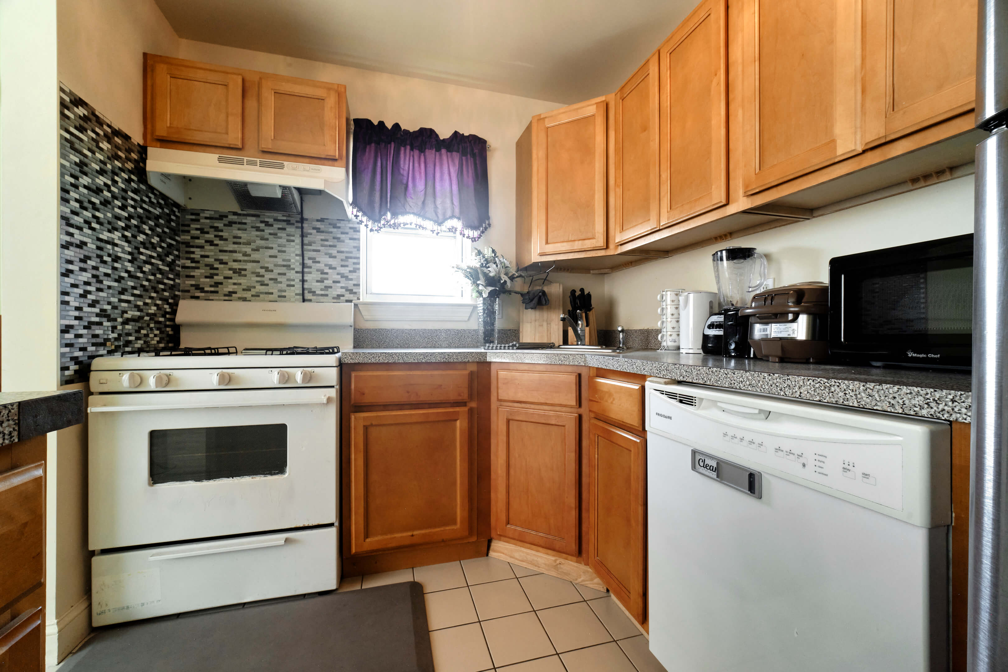 101 Dolphin Ct, Bronx, NY 10473 - Real Estate Photography, AirBnB Photography