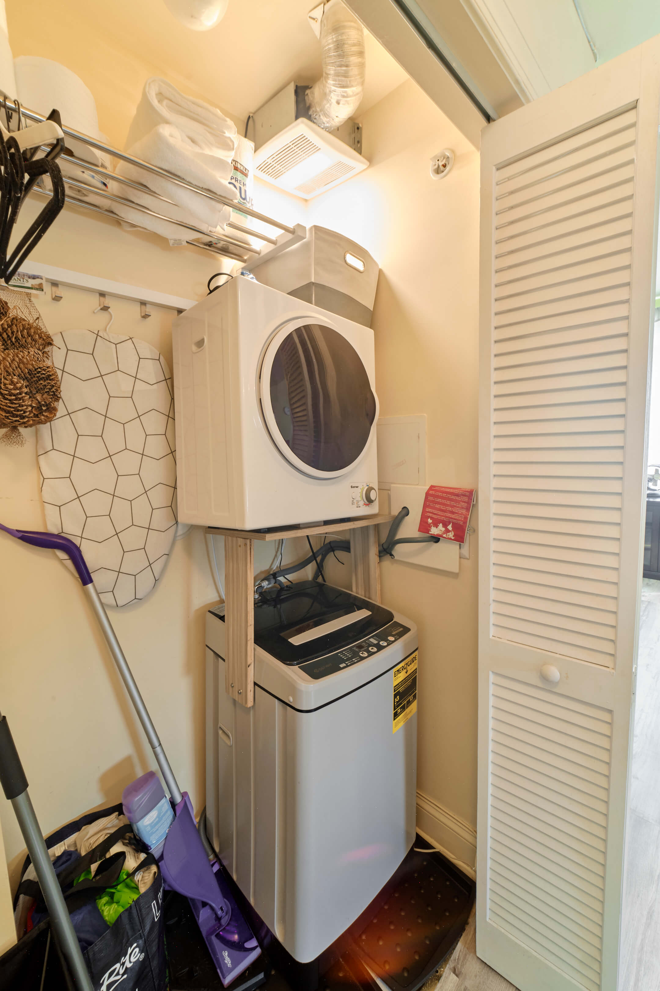 101 Dolphin Ct, Bronx, NY 10473 - Real Estate Photography, AirBnB Photography