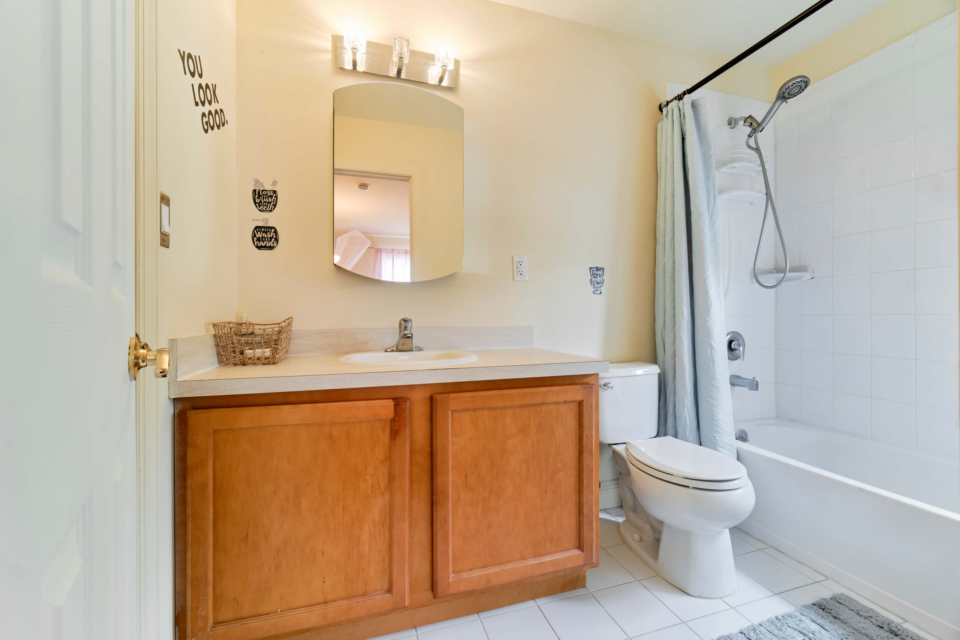 101 Dolphin Ct, Bronx, NY 10473 - Real Estate Photography, AirBnB Photography