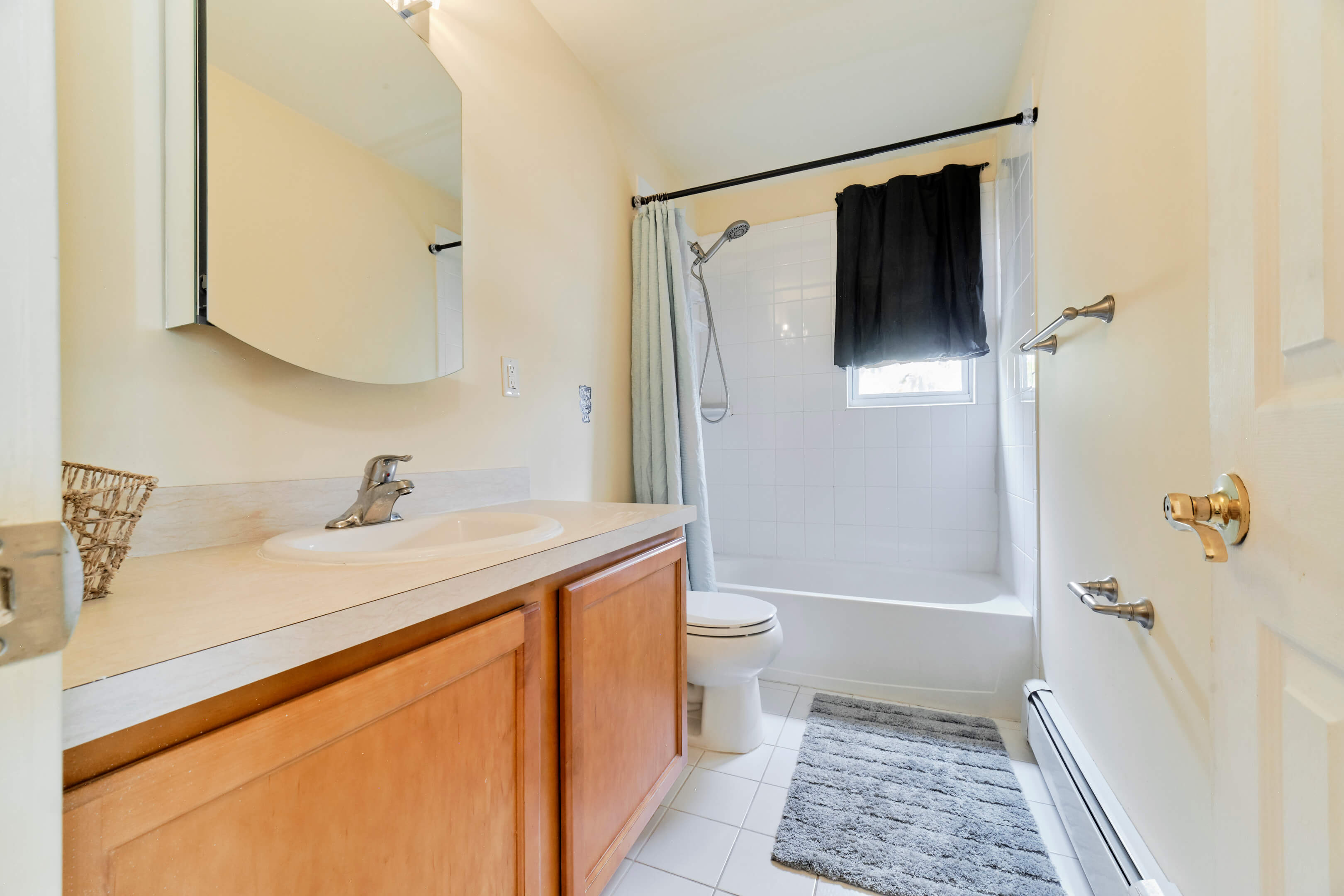 101 Dolphin Ct, Bronx, NY 10473 - Real Estate Photography, AirBnB Photography