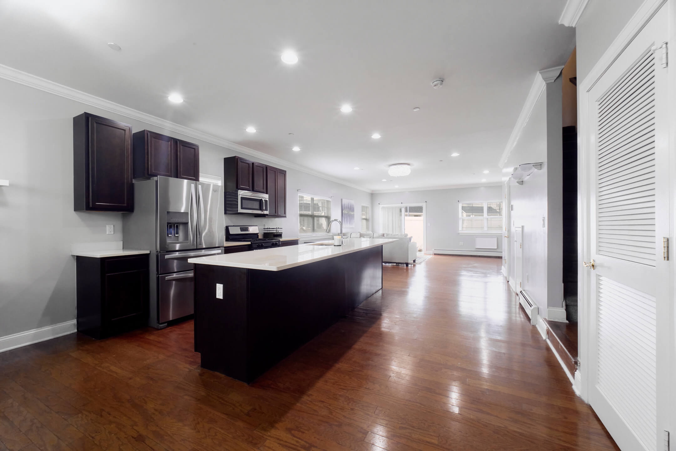 101 Dolphin Ct, Bronx, NY 10473 - Real Estate Photography, AirBnB Photography