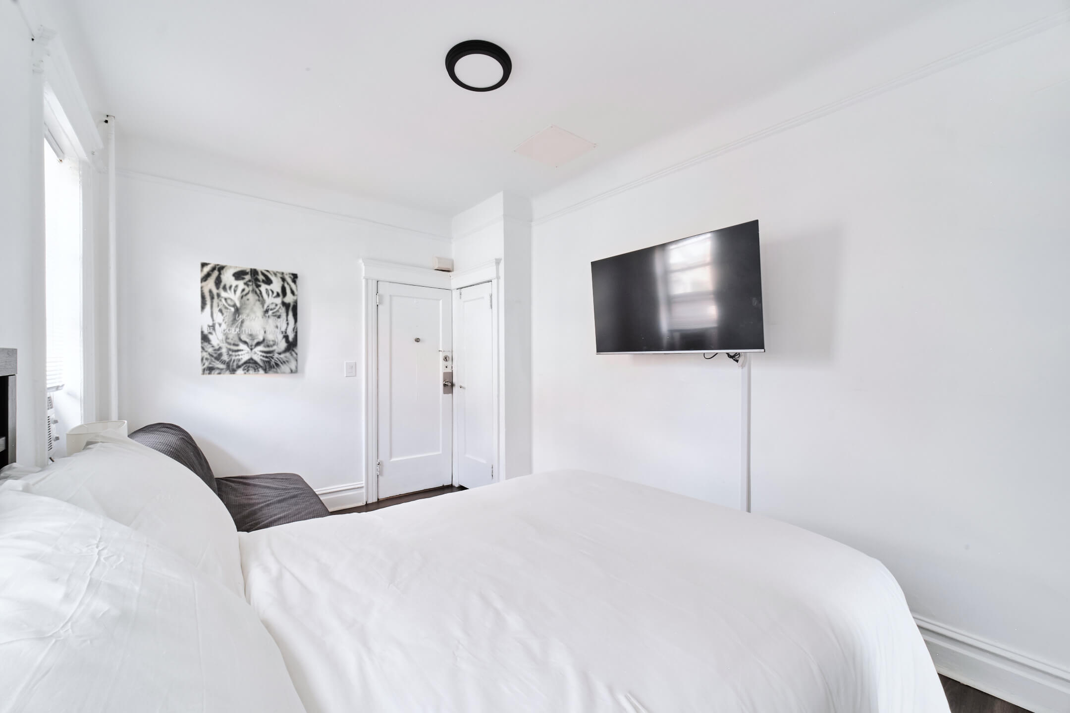 41-32 76th St, East Elmhurst, NY 11373 - Apt 1 - Real Estate Photography - AirBnB Listing