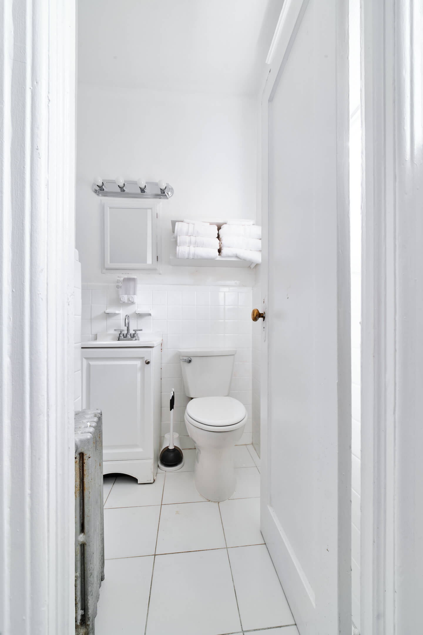 41-32 76th St, East Elmhurst, NY 11373 - Apt 1 - Real Estate Photography - AirBnB Listing
