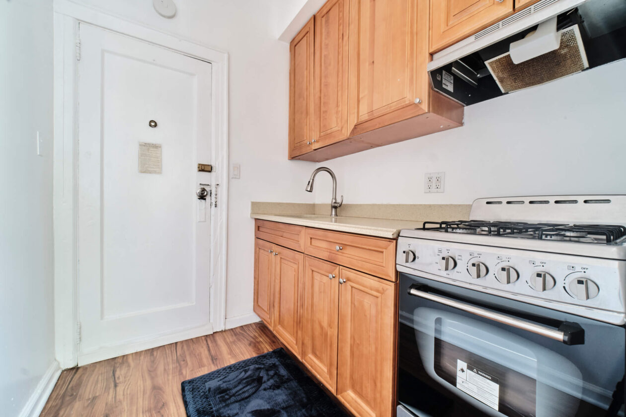 41-32 76th St, East Elmhurst, NY 11373 - Apt 4 - Real Estate Photography - AirBnB Listing