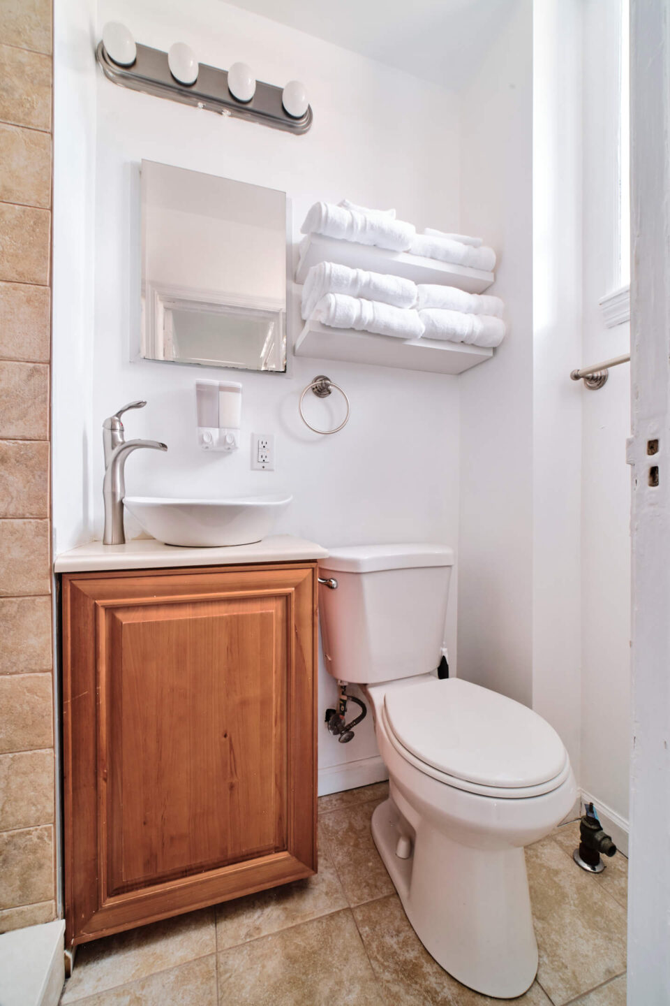 41-32 76th St, East Elmhurst, NY 11373 - Apt 4 - Real Estate Photography - AirBnB Listing