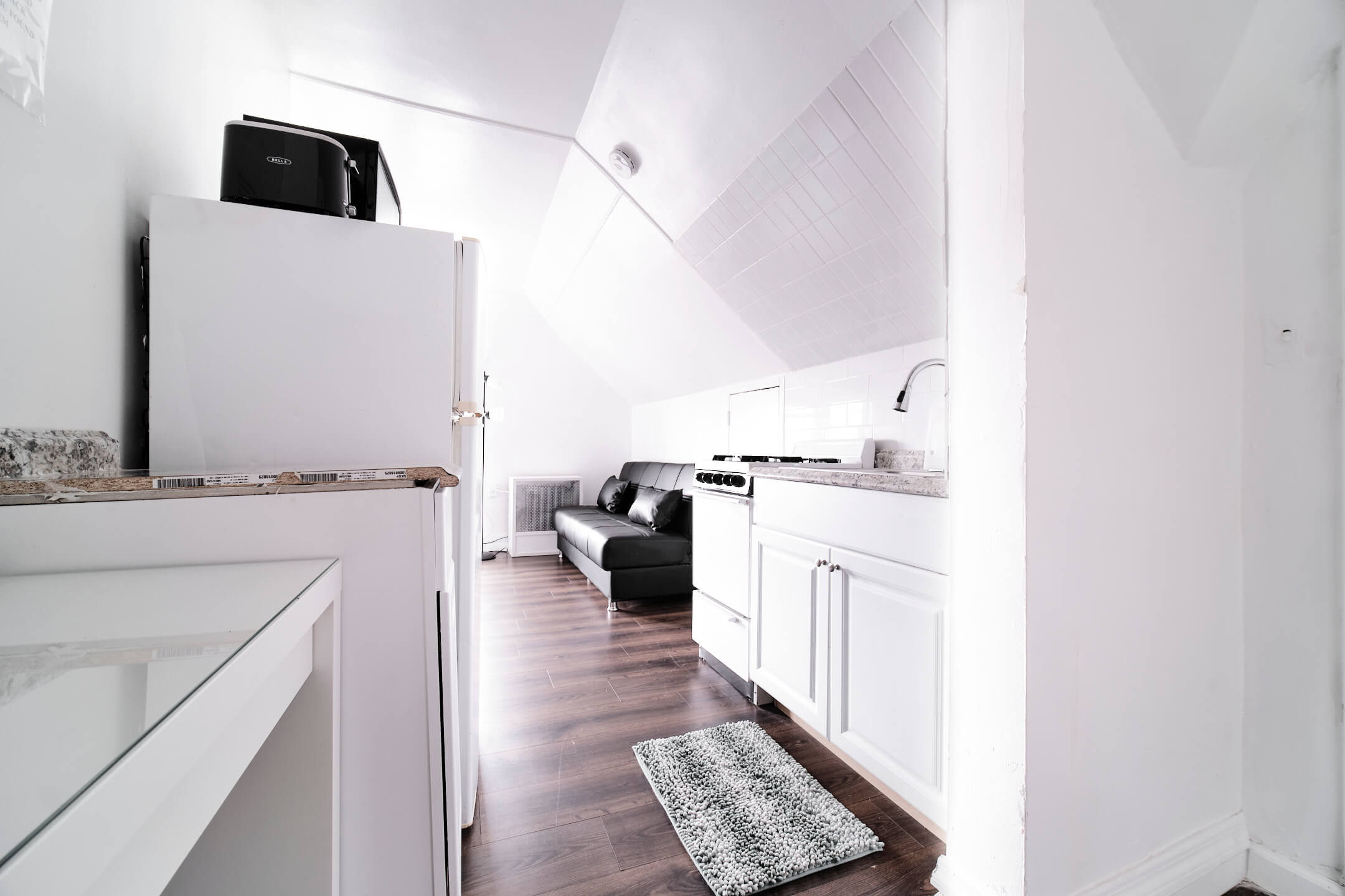 41-32 76th St, East Elmhurst, NY 11373 - Apt 7 - Real Estate Photography - AirBnB Listing