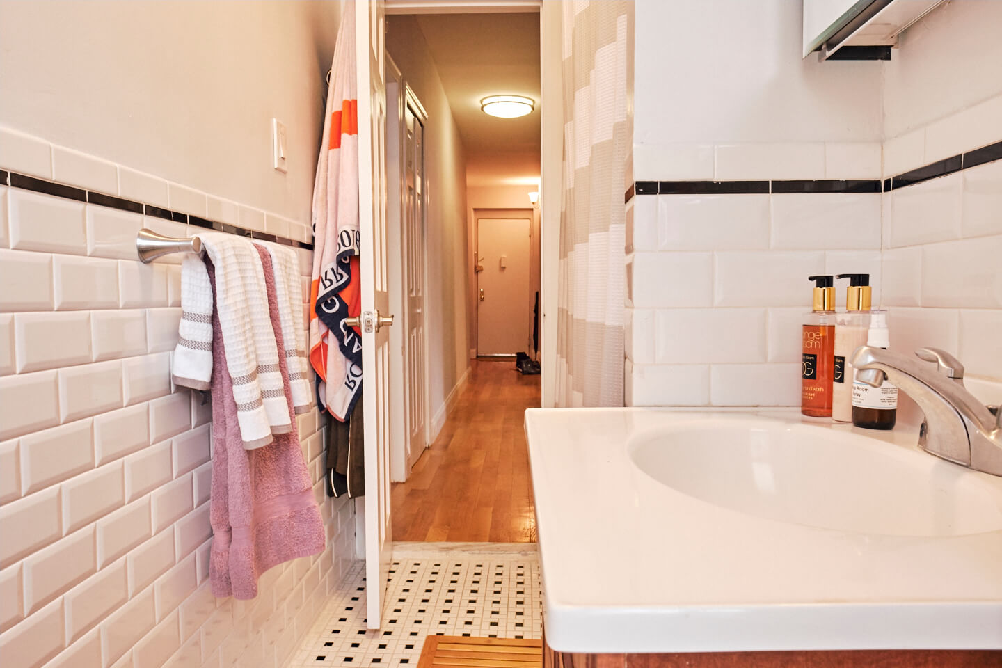 2W_111th_street - Bathroom - airBnB Photography