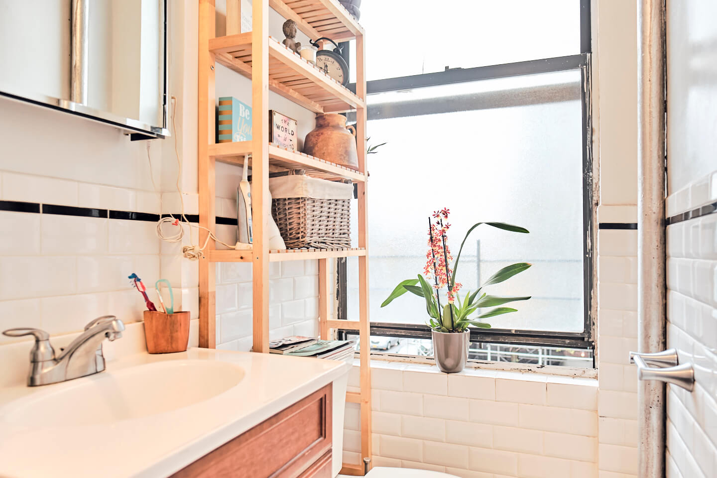 2W_111th_street - Bathroom Accessories - airBnB Photography