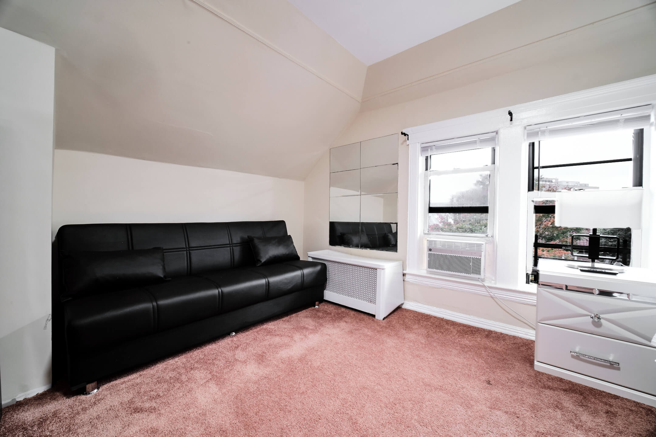 41-32 76th St, East Elmhurst, NY 11373 - Apt 8