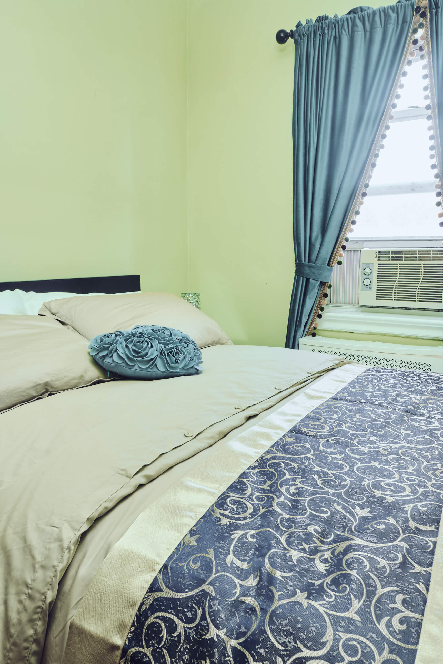 3204 77th St, East Elmhurst, NY 11370 - AirBnb - Real Estate - Interior Photography