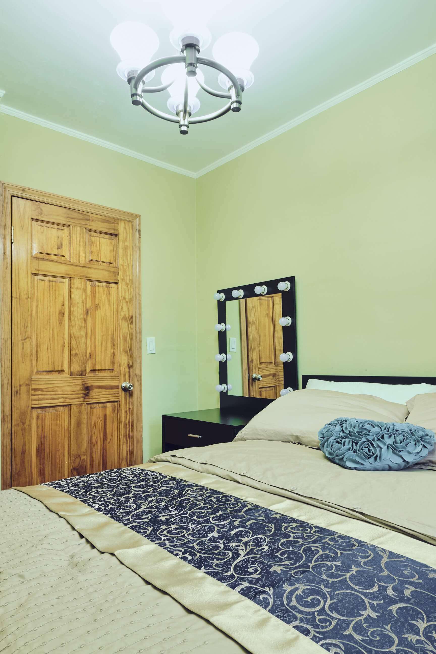 3204 77th St, East Elmhurst, NY 11370 - AirBnb - Real Estate - Interior Photography