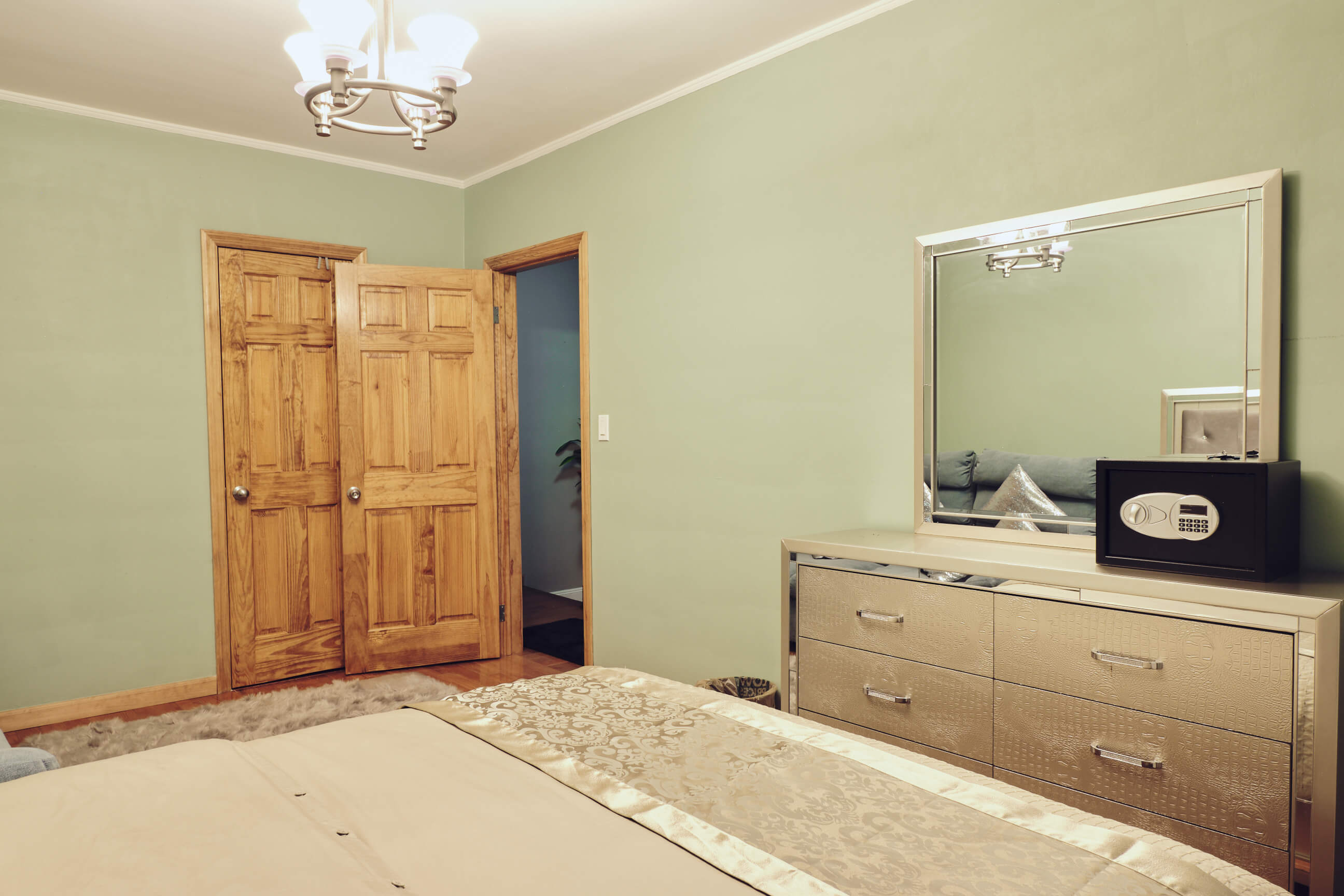 3204 77th St, East Elmhurst, NY 11370 - AirBnb - Real Estate - Interior Photography