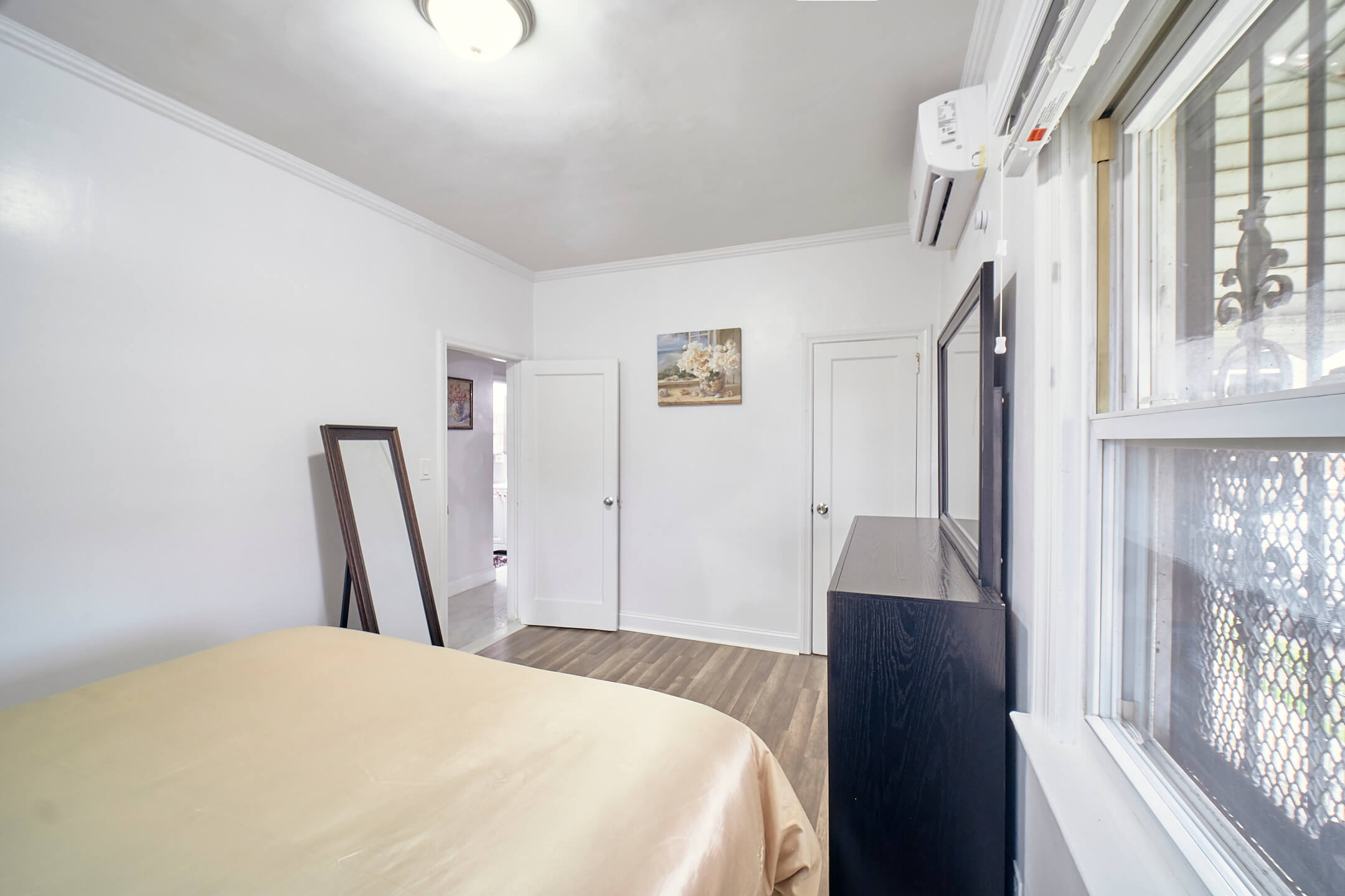 24-01 95th St, East Elmhurst, NY 11369 - Upper Level AirBnB