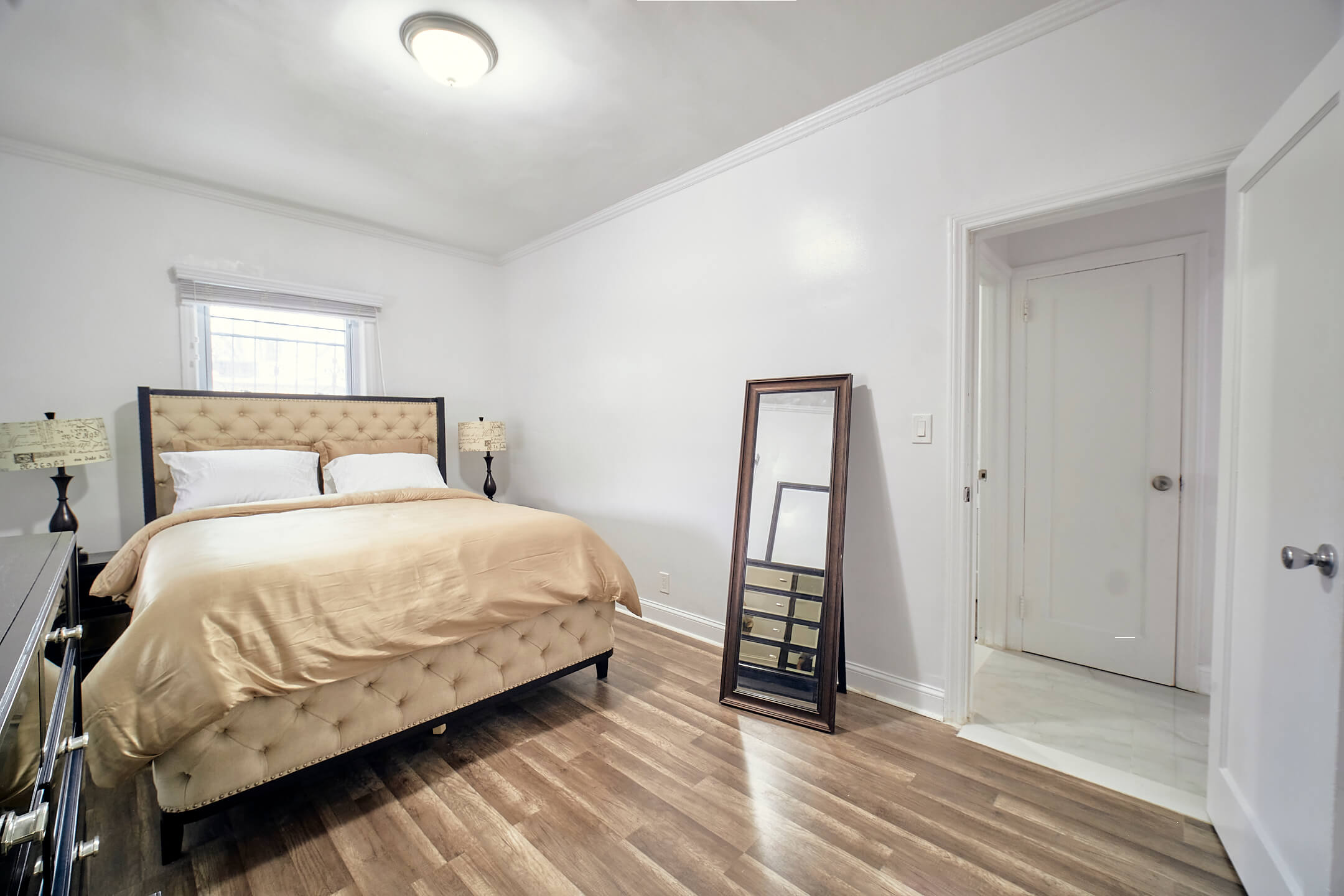 24-01 95th St, East Elmhurst, NY 11369 - Upper Level AirBnB