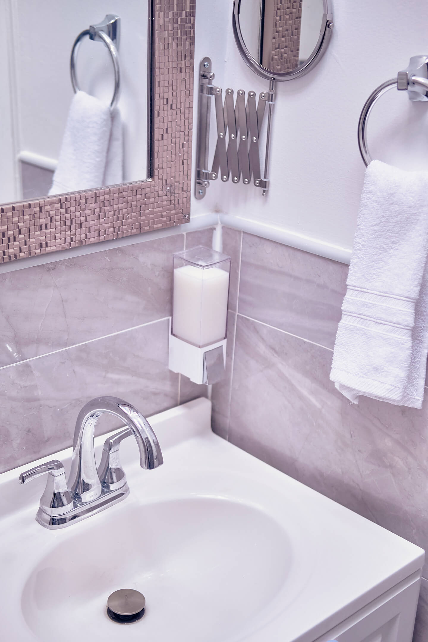 24-01 95th St, East Elmhurst, NY 11369 - Upper Level AirBnB