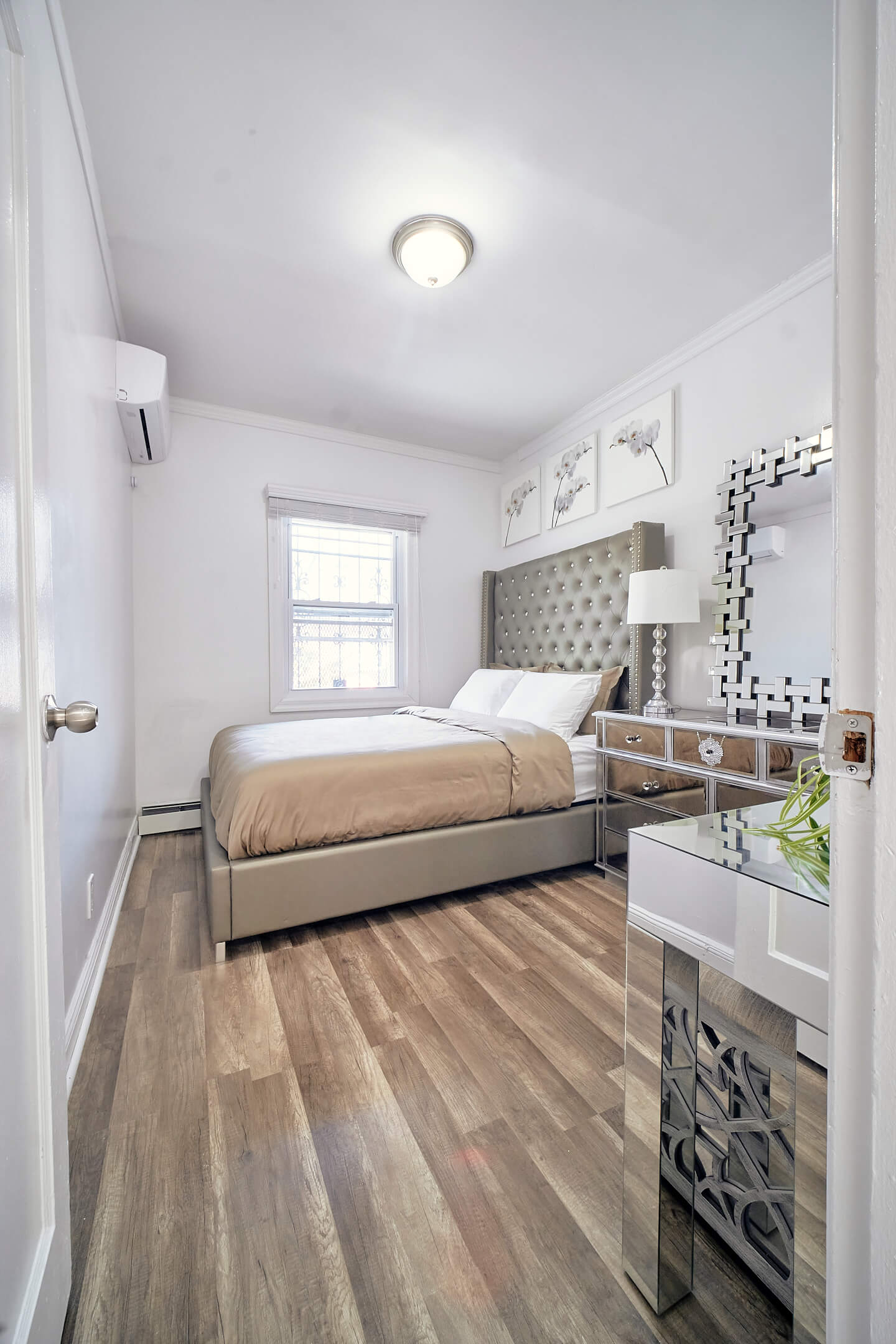 24-01 95th St, East Elmhurst, NY 11369 - Upper Level AirBnB