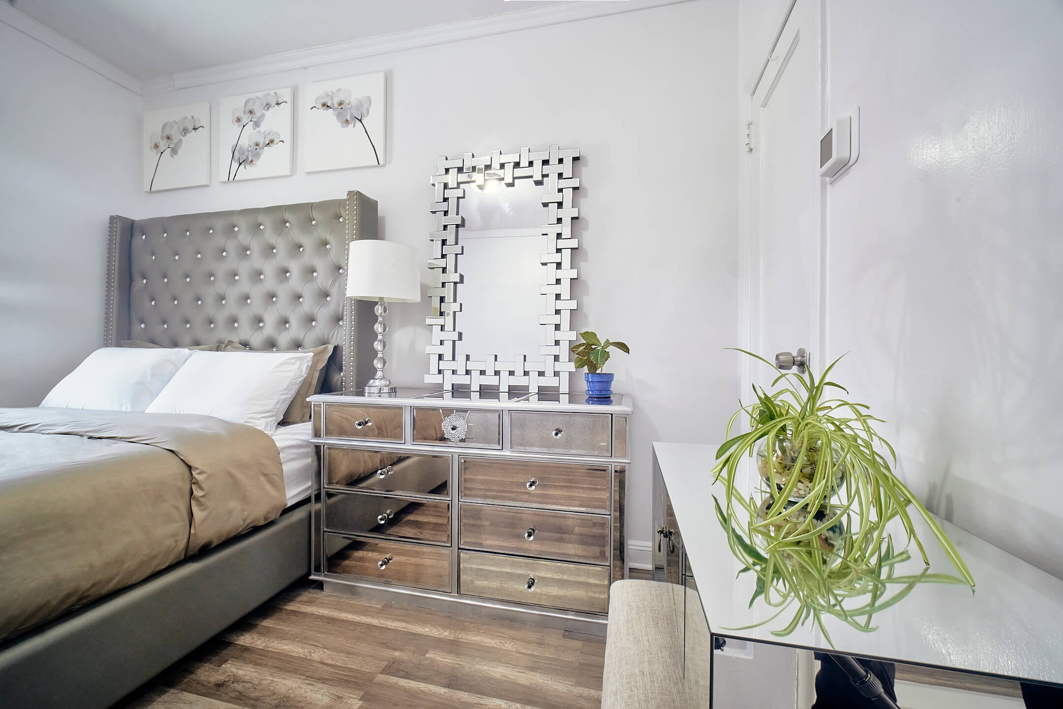 24-01 95th St, East Elmhurst, NY 11369 - Upper Level AirBnB